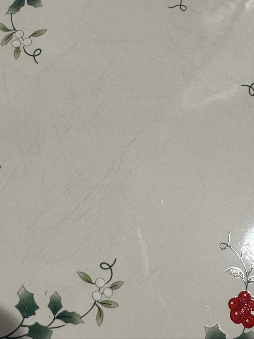 Pfaltzgraff Winterberry Holly 10.5 Dinner Plates Set of 4 Stoneware